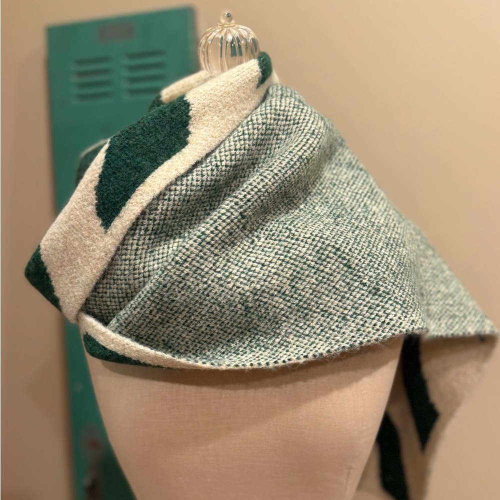 Anthropologie Green and Cream Textured Scarf - Picture 3 of 4